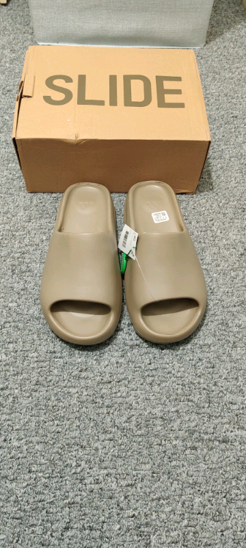 mocha yeezy slides